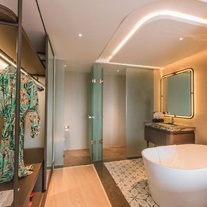 Deluxe Suite Ocean View